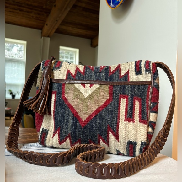 unmarked Handbags - Kilim wool and leather crossbody shoulder bag, western Aztec vintage, pristine